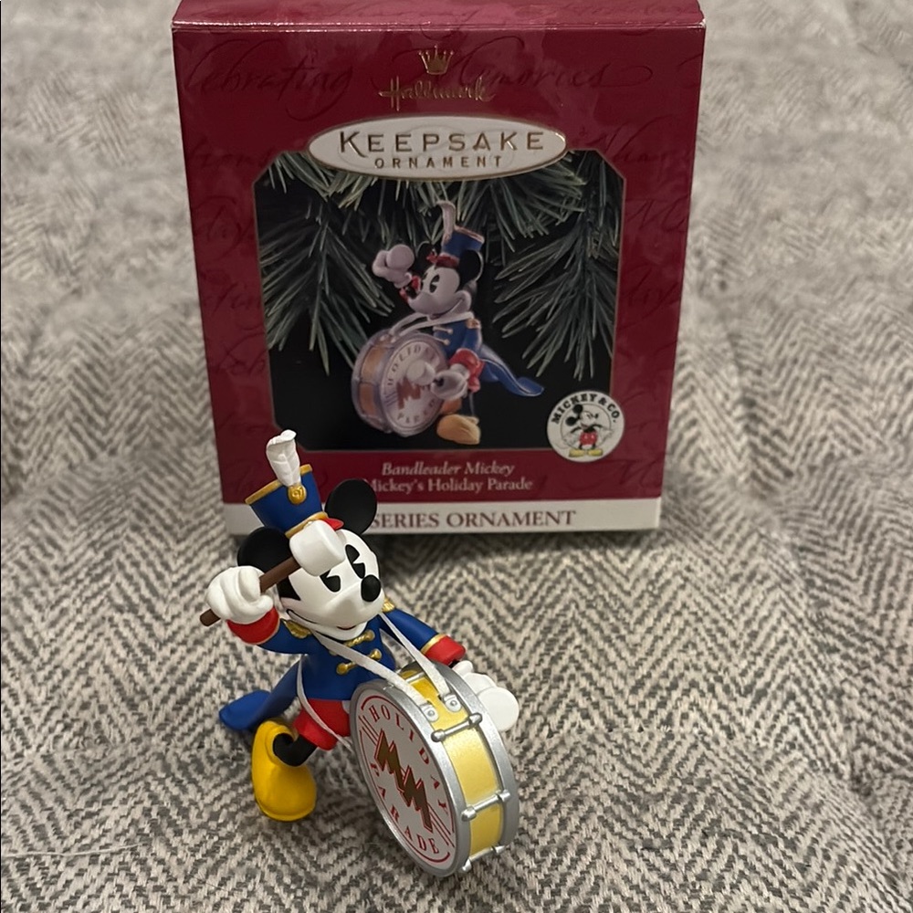 1997 Hallmark Christmas ornament featuring Bandleader Mickey